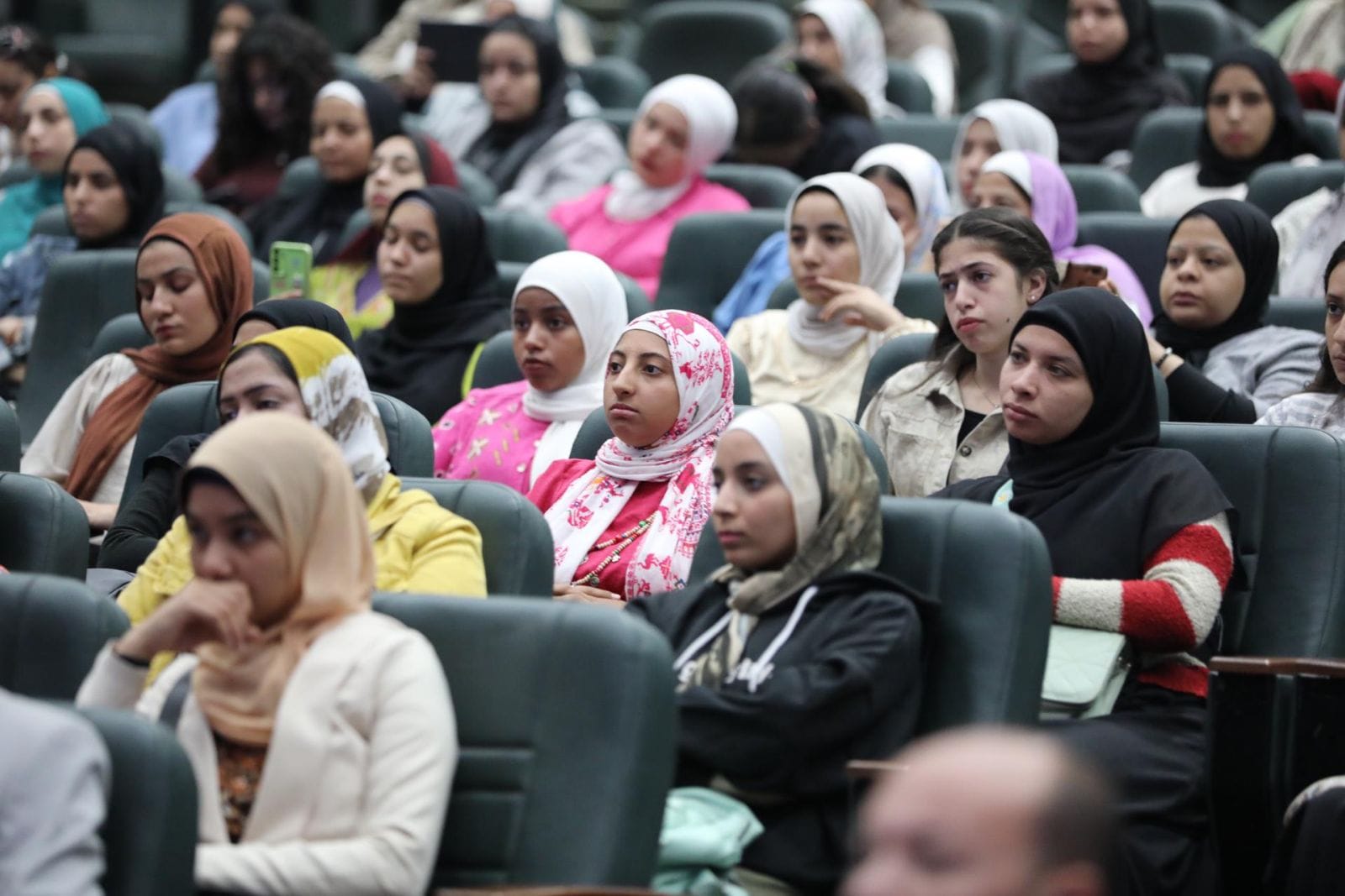 في يومه الثاني .. «البحوث الإسلامية» يواصل فعاليات «أسبوع الدعوة الإسلامية» بجامعة أسيوط ويوضح منهجية التعامل مع نصوص القرآن والسنة