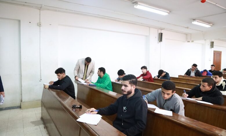 بالصور ومتابعة عميد كلية الإعلام جامعة الأزهر: امتحانات منتصف الفصل الدراسي الأول"الميدتيرم"