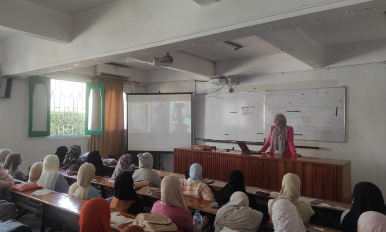 كلية الاقتصاد المنزلي جامعة الأزهر : ورشة عمل بعنوان " إعادة تدوير بقايا الأقمشة والمخلفات بألسلوب التشكيل على المانيكان لتحقيق الاستدامة"